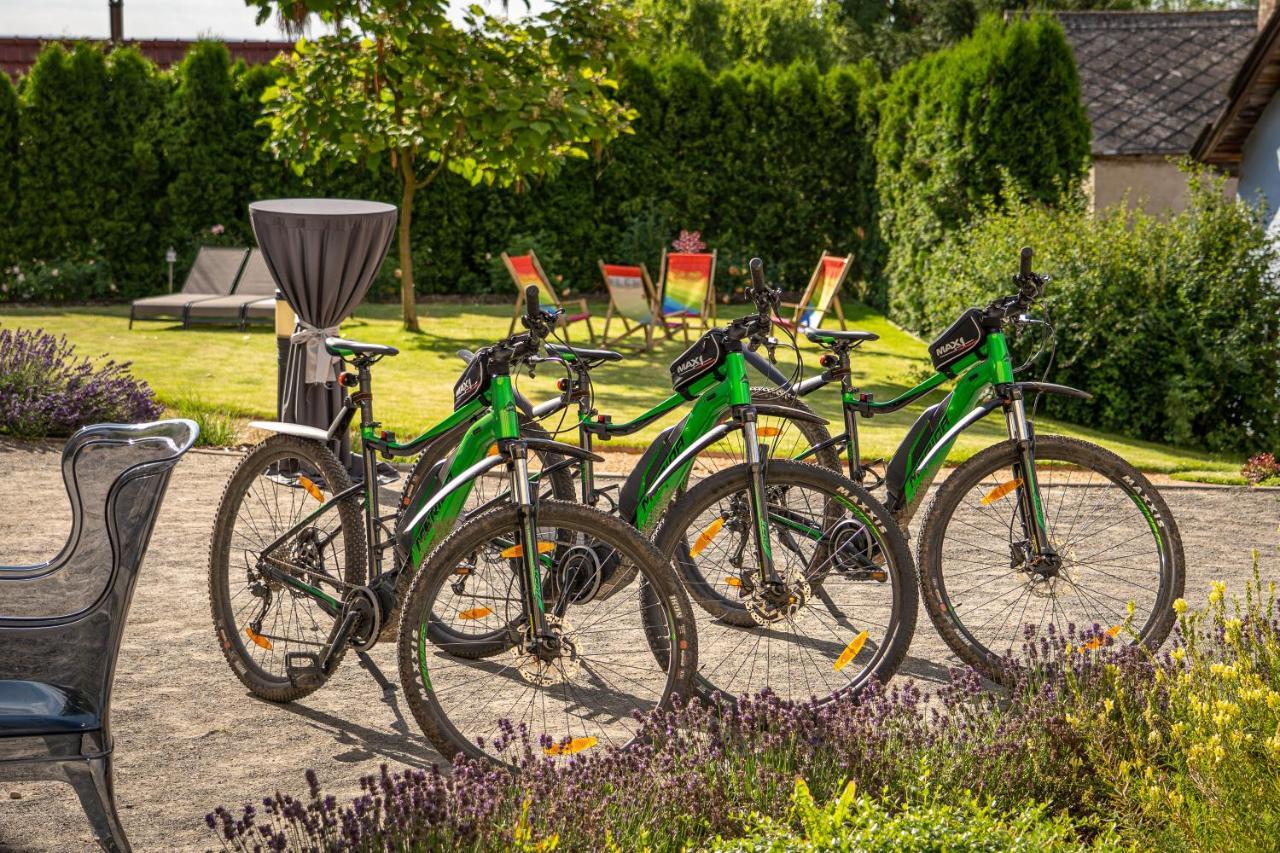 Maxmilian Lifestyle Resort Loučeň Dış mekan fotoğraf