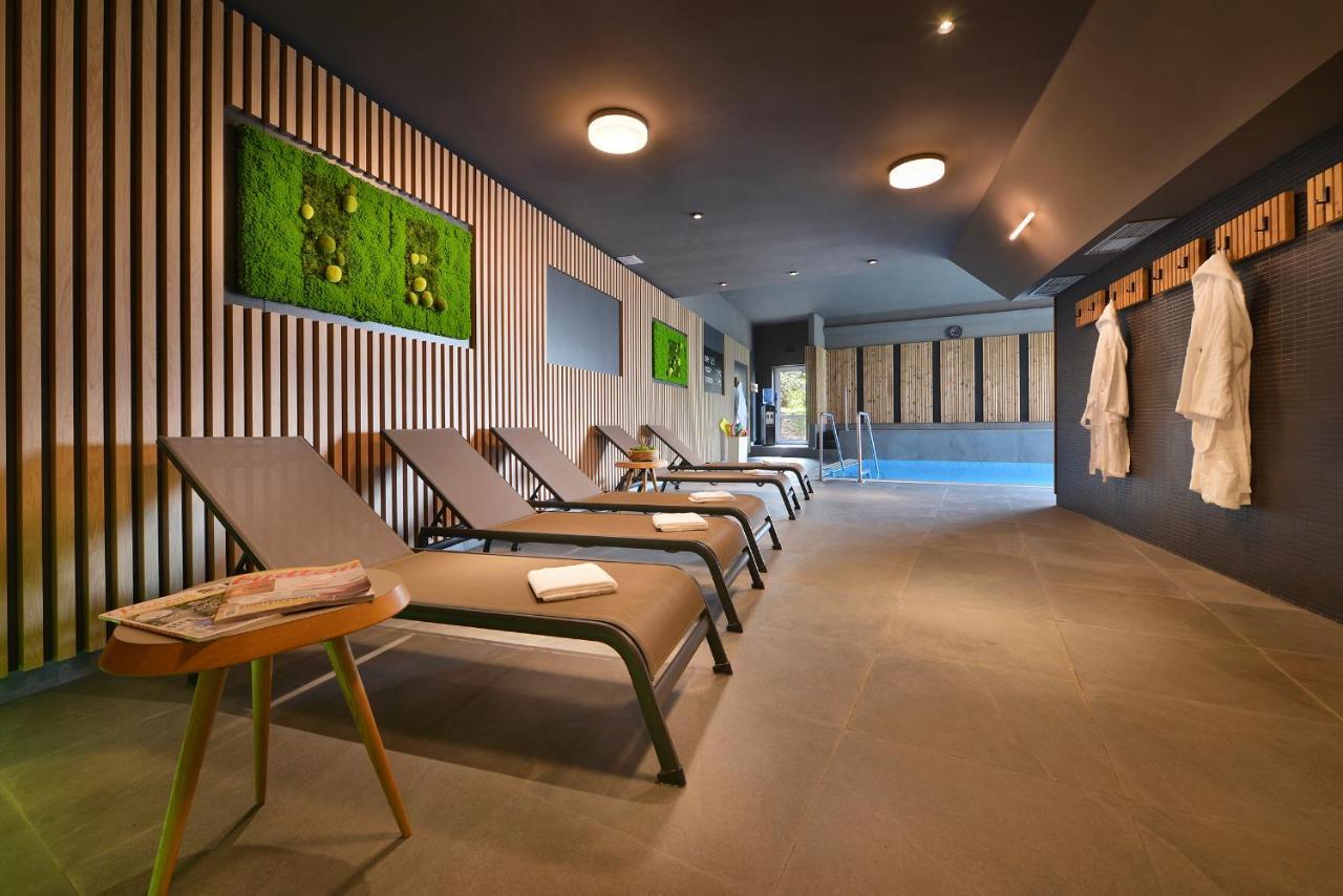 Maxmilian Lifestyle Resort Loučeň Dış mekan fotoğraf
