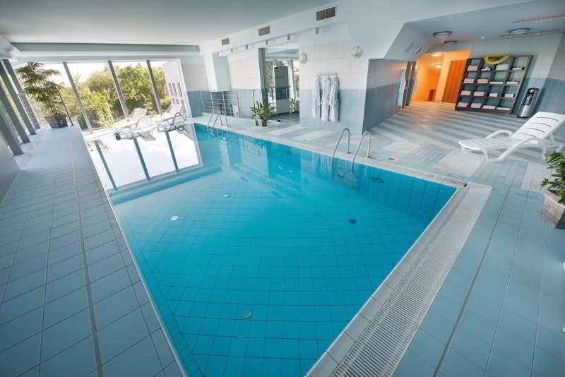 Maxmilian Lifestyle Resort Loučeň Dış mekan fotoğraf